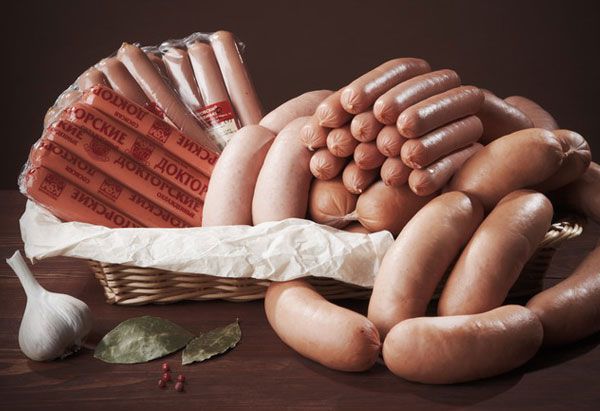 Потребление сосисок и сарделек: польза или вред?